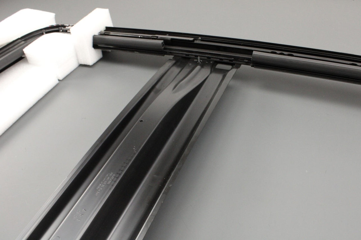 Audi Q7 4L 2007-2015 panoramic sunroof frame with actuator 4L0877049C