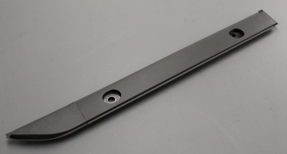 Land Rover Defender 2020-on roof weatherstrip (rear right) LR131651, view 1
