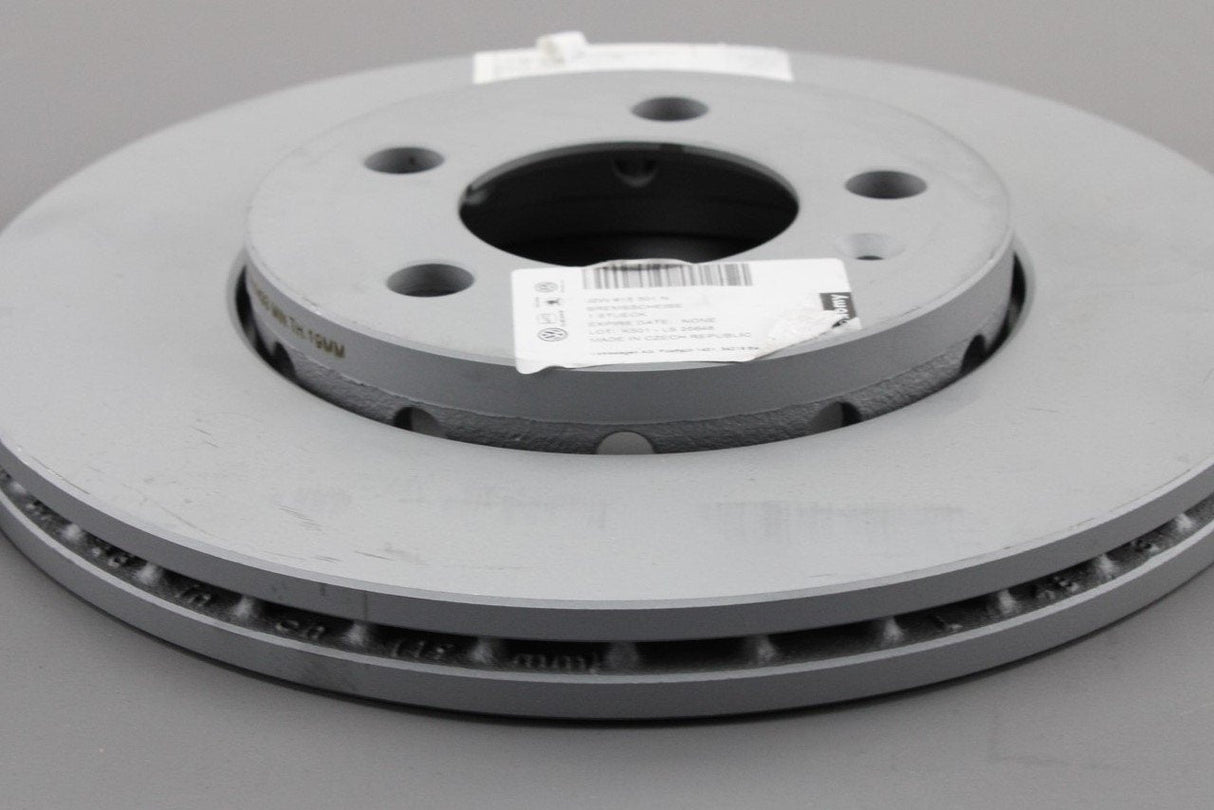 VW Golf MK4 Bora Polo SEAT Leon front brake discs 256x22mm JZW615301N