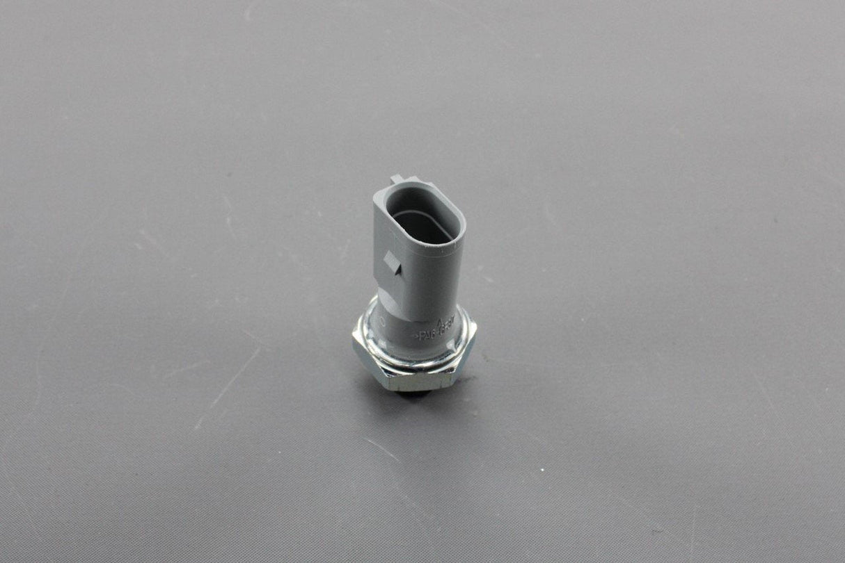 VW Touareg Audi A4 A6 A7 A8 Q5 Q7 oil pressure switch (2-pin) 059919081H