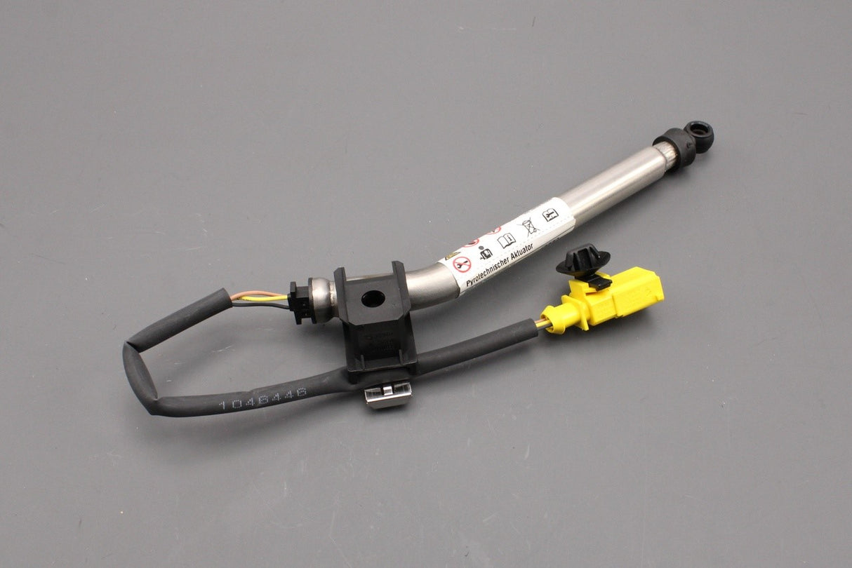 Audi A5 S5 RS5 2017-on pedestrian protection bonnet activator 8W6823823C