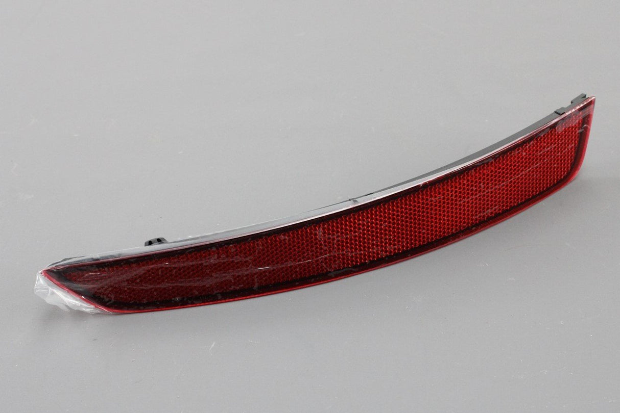 Skoda Fabia 6V 2015-on rear bumper reflector (right) 6V6945106