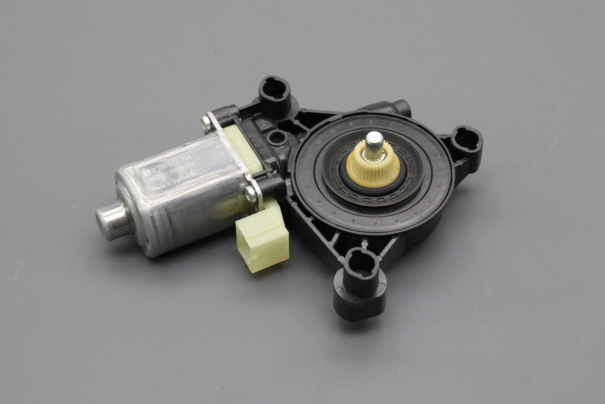 VW Crafter Golf Audi A4 RS4 A5 Q7 Q8 R8 window regulator motor 8W0959802, view 1