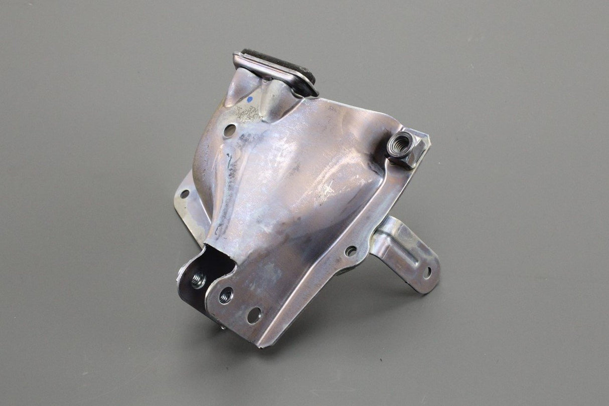 Audi A4 A5 S5 Q5 10-17 engine mount retaining plate (3.0 TDI) 8K0399059F