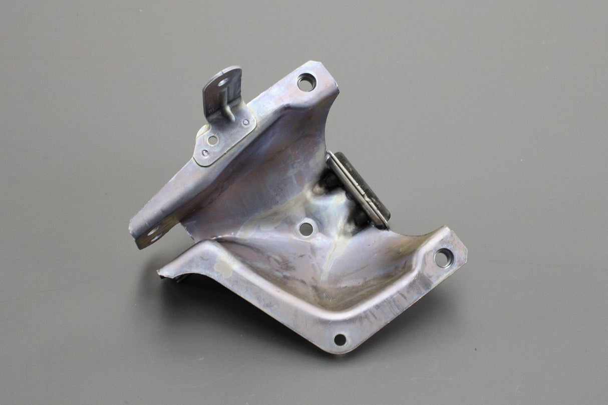 Audi A4 A5 S5 Q5 10-17 engine mount retaining plate (3.0 TDI) 8K0399059F