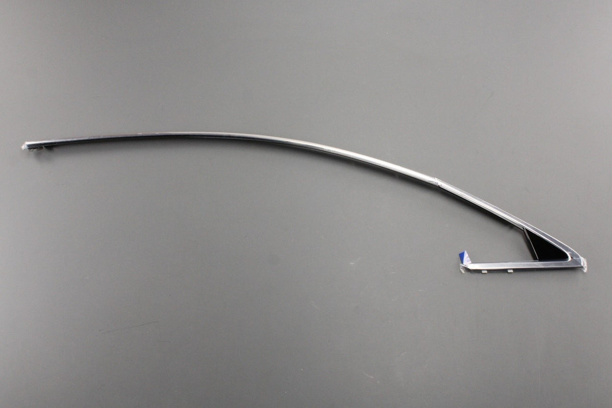 Lexus NX 2014-21 door window moulding trim (front right) 75071-78010, view 1