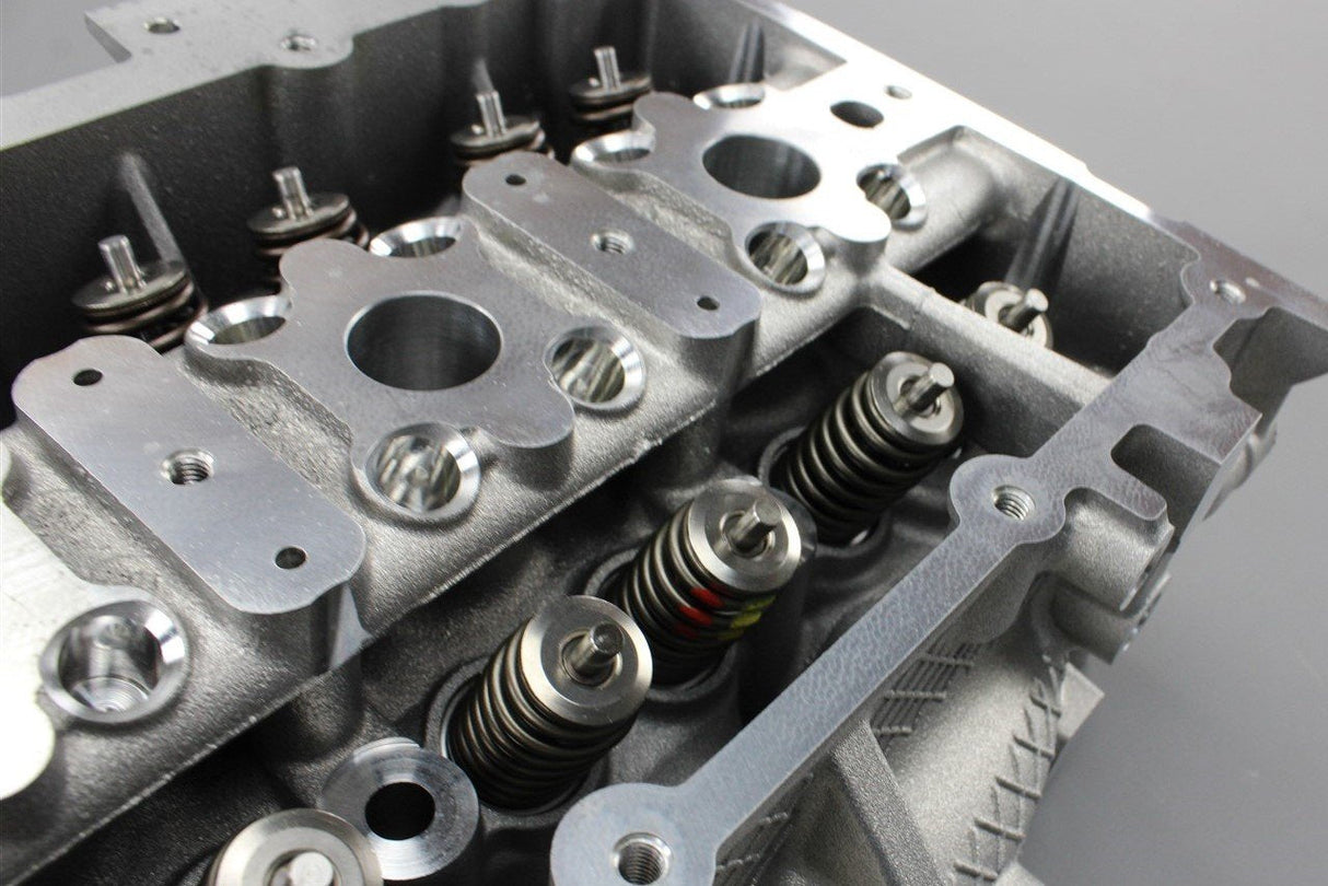 VW Audi Skoda SEAT 1.4 TSI TFSI cylinder head with valves 04E103064FX