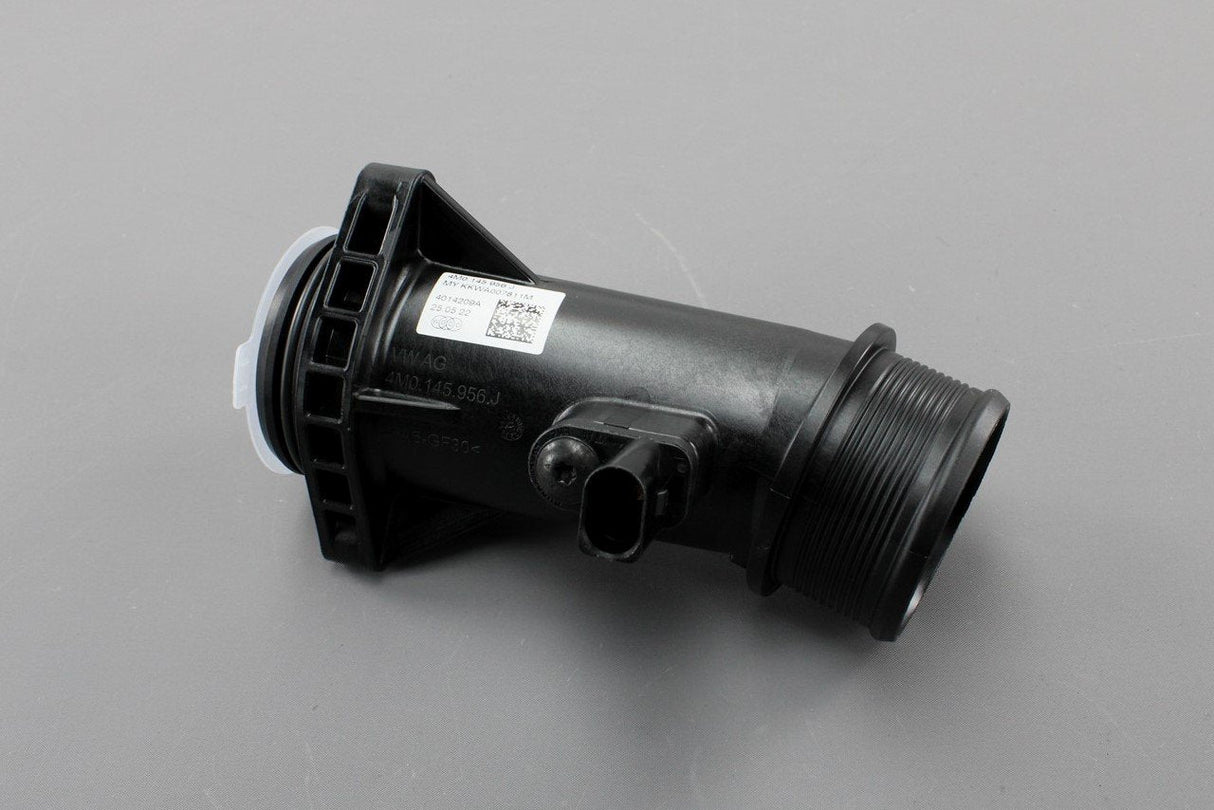Audi SQ7 SQ8 4.0 TDI intercooler pressure pipe 4M0145956J