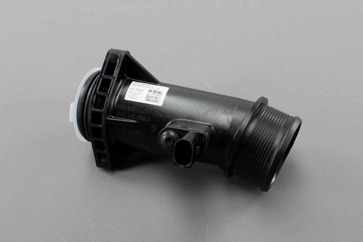 Audi SQ7 SQ8 4.0 TDI intercooler pressure pipe 4M0145956J, view 1