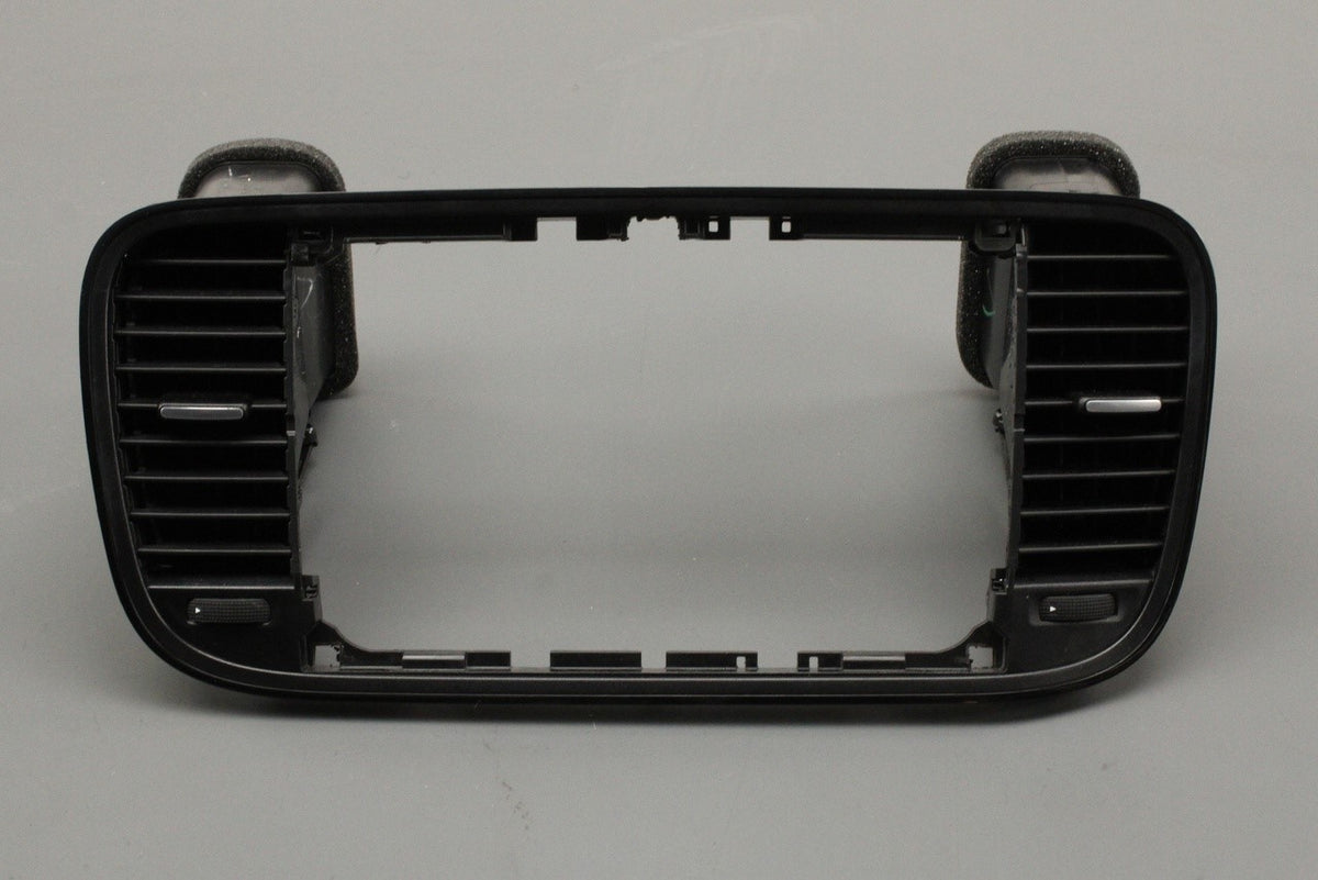 VW Beetle 2012-2019 dashboard air vent (centre) 5C2858069F 041, view 1