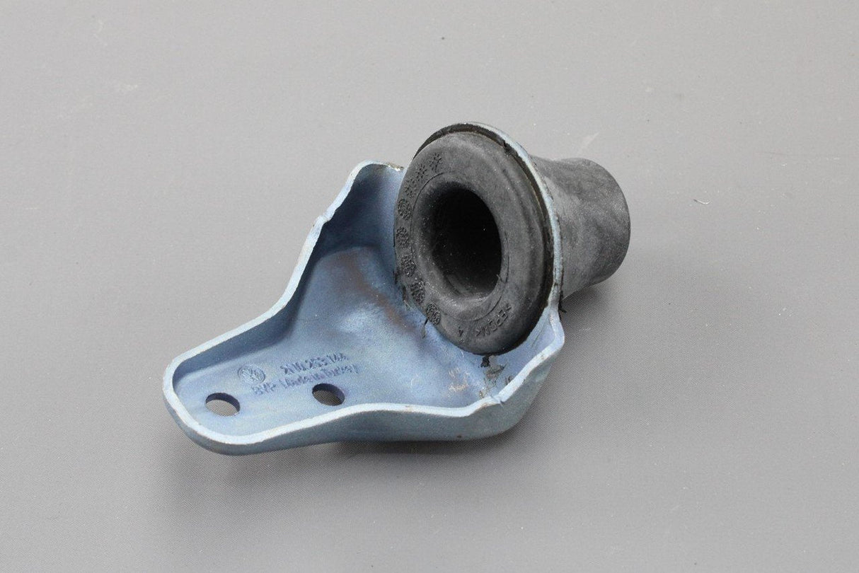 VW Transporter T6.1 Crafter 17-on exhaust rubber mount 2N0253144