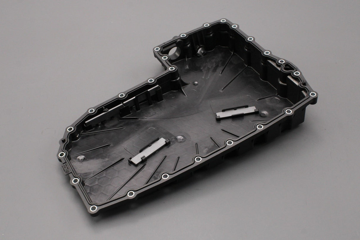 Audi A4 A5 A6 A7 Q5 7 speed automatic gearbox oil sump 0CK321359N