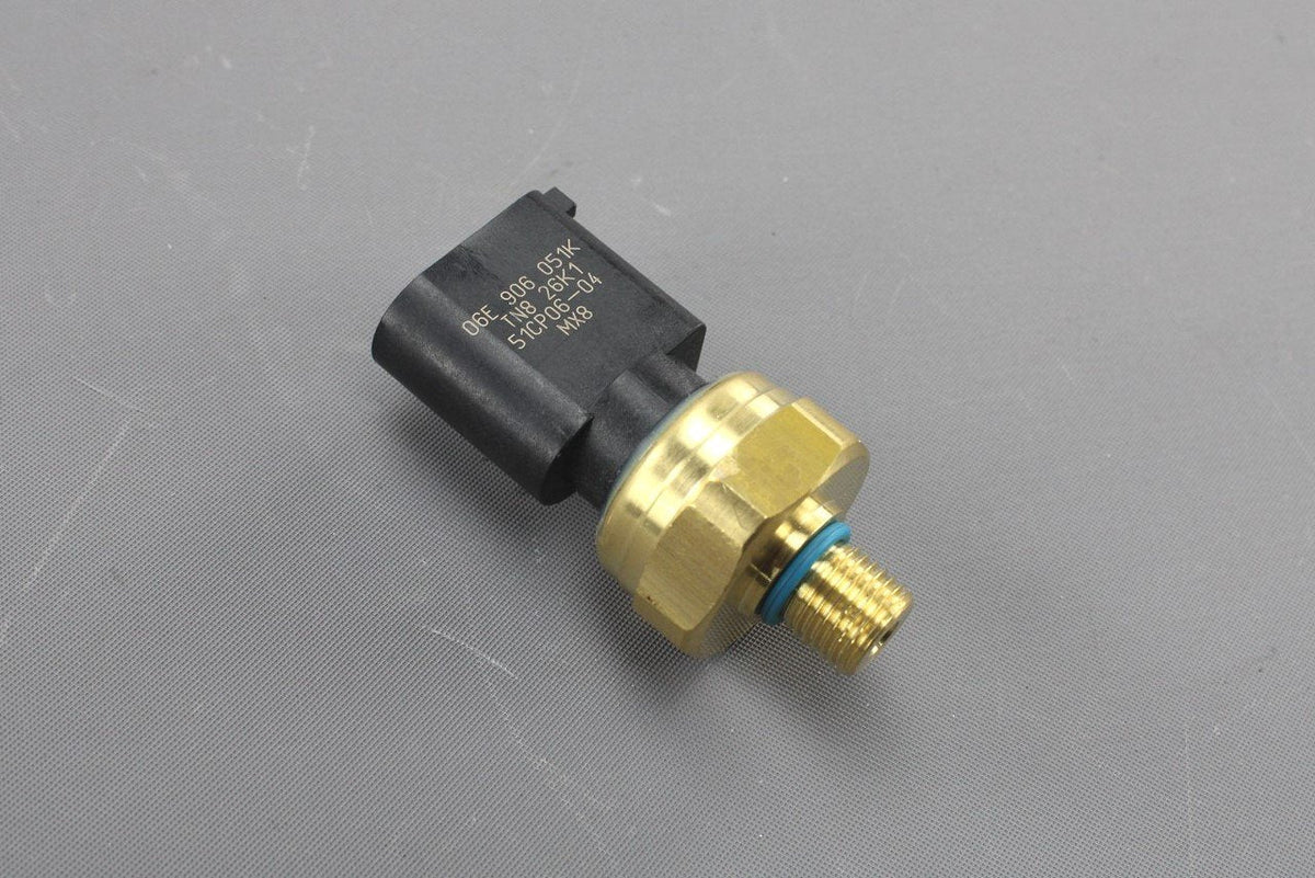 VW Audi Skoda SEAT fuel rail low pressure sensor 06E906051K, view 1