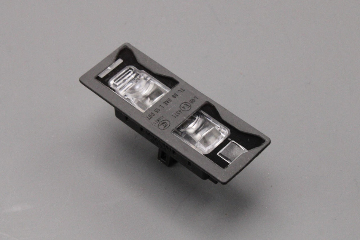 Audi Q2 Q3 A5 RS5 Q5 Q7 LED number plate light 8W6943021A