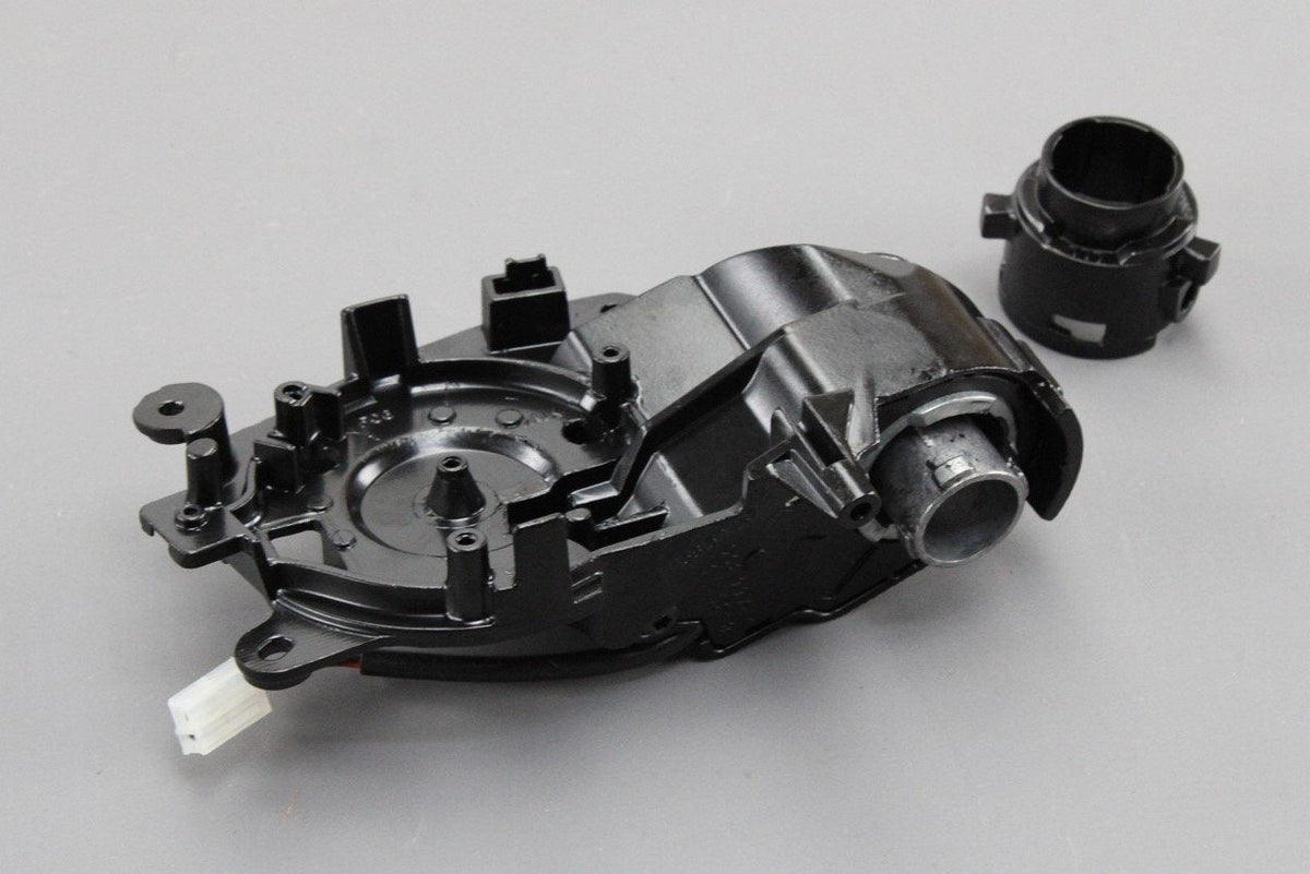 Audi R8 TT TTS TTRS wing mirror mounting plate (left) 8J0858531A, view 1