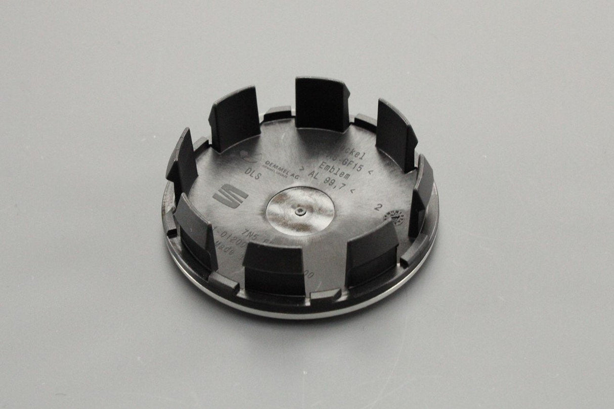 SEAT Alhambra 2016-on alloy wheel centre cap 7N5601171 CBX
