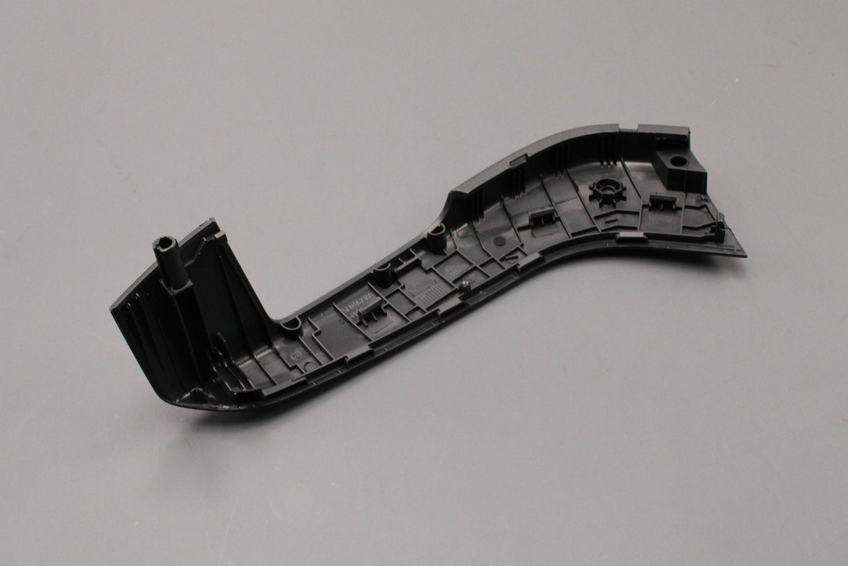 Skoda Octavia 13-21 front door grab handle trim right 5E0867198 9B9