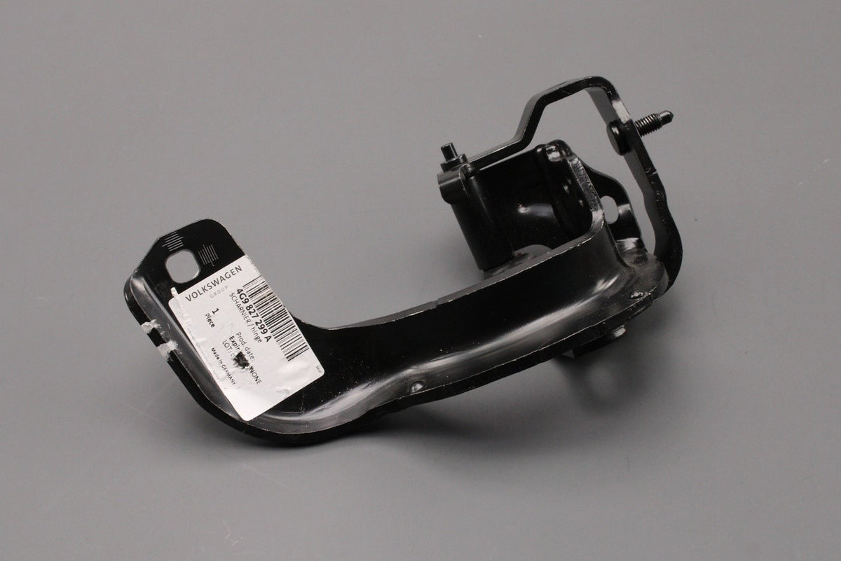 Audi A6 S6 RS6 C7 Avant 11-18 tailgate boot lid hinge (left) 4G9827299A, view 1