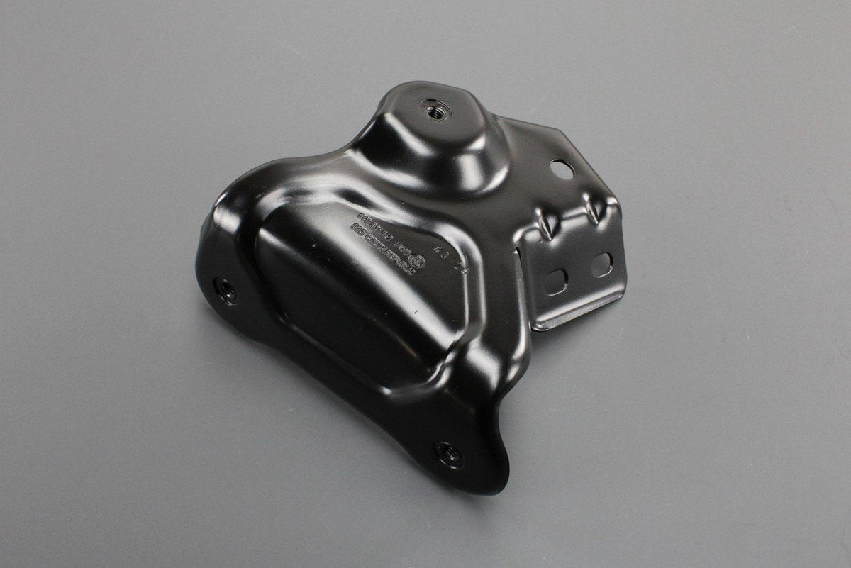 Skoda Fabia 2015-22 front wing metal bracket (right) 6V0821142, view 1