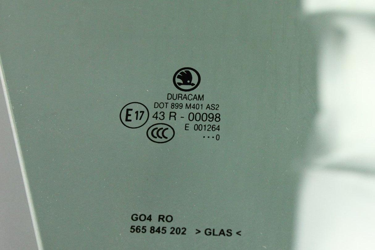 Skoda Kodiaq 2017-on door window glass (front right) 565845202
