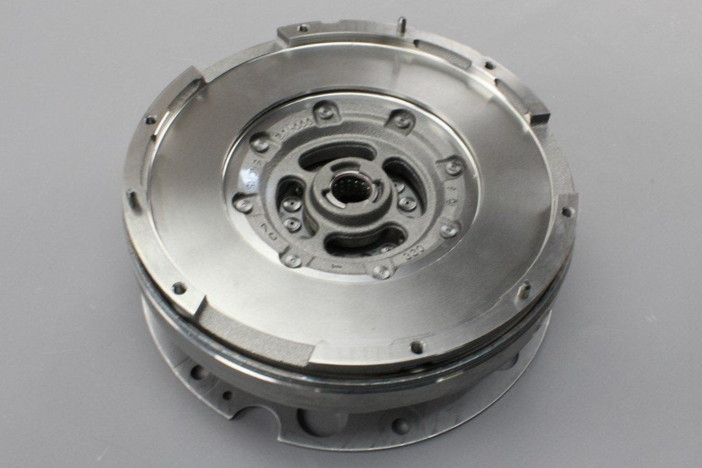 Audi A4 A5 Q5 2008-2017 flywheel for 2.0TDI 6 speed manual 0B1105266AN, view 1
