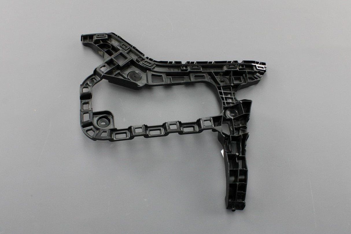 VW Passat B8 2015-21 saloon rear bumper guide piece (right) 3G5807376