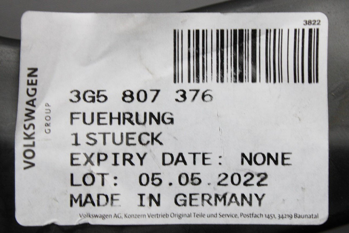 VW Passat B8 2015-21 saloon rear bumper guide piece (right) 3G5807376