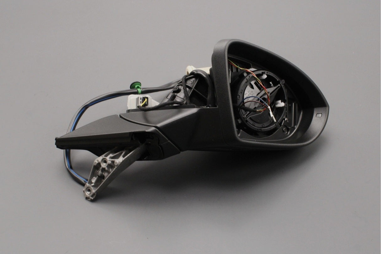 VW Golf MK7 MK7.5 2013-20 wing mirror housing (right) 5G2857508BG 9B9