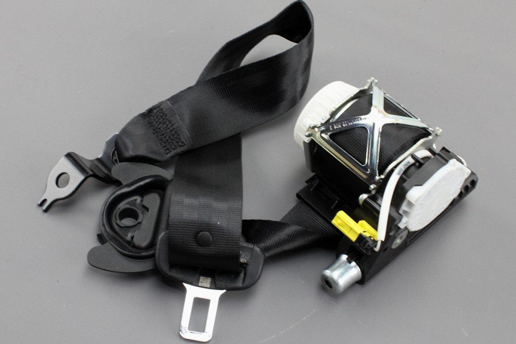 VW Polo 6C 2015-2018 Left front seatbelt for 4-door 6R4857705D RAA