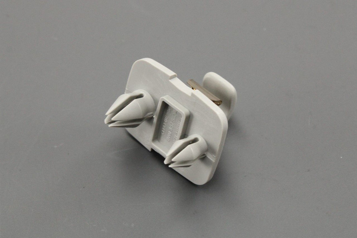 Audi A3 A4 Q3 Q5 RSQ3 2013-on sun visor retaining clip 8W0857562A EP5