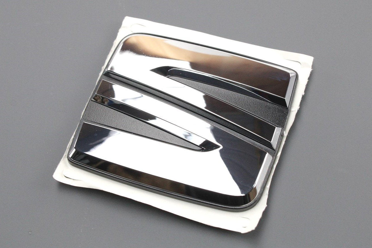 SEAT Ateca Tarraco tailgate boot lid badge emblem (rear) 575853630B 2ZZ, view 1