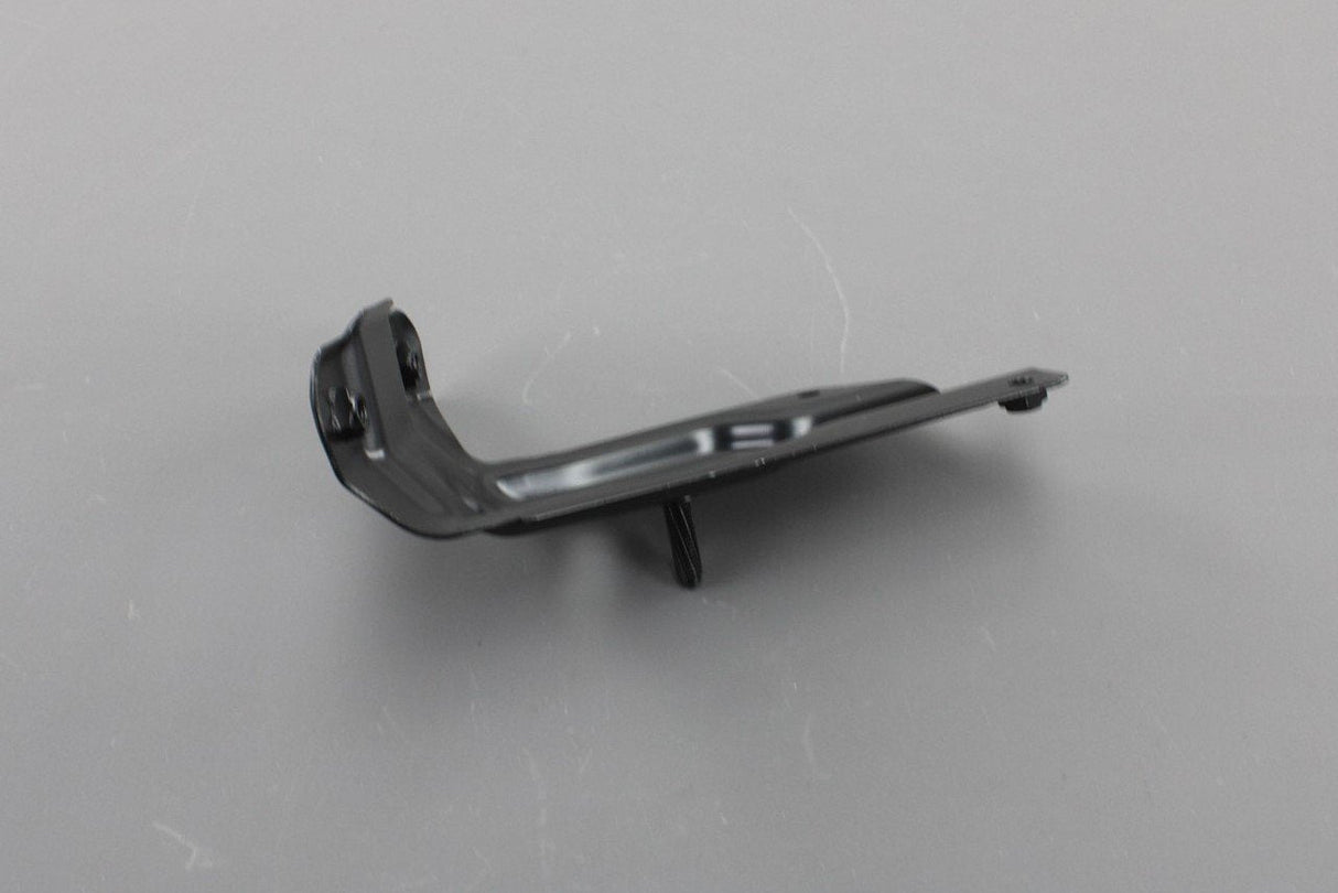 VW Golf MK5 2004-08 inner front wing bracket support (left) 1K6821135