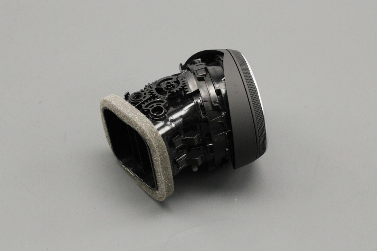 Audi TT TTS TTRS 2015-on RHD dashboard air vent (right) 8S2820902 HJU
