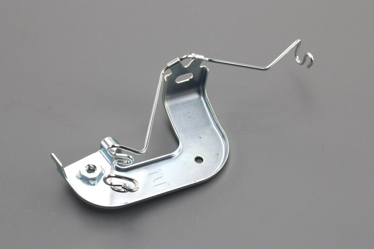 Toyota bracket 82715-47390