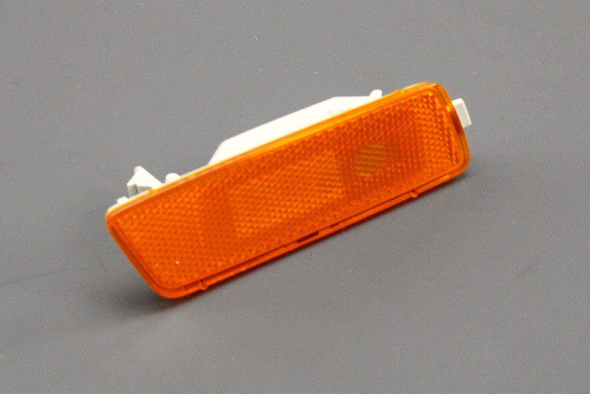 VW Golf MK5 2006-2009 front bumper side marker light (right) 1K5945072A, view 1
