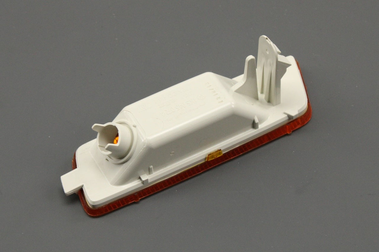 VW Golf MK5 2006-2009 front bumper side marker light (right) 1K5945072A