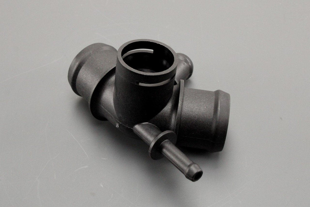 VW Golf MK4 Audi A3 TT Skoda SEAT 1997-2002 coolant flange 1J0121087A