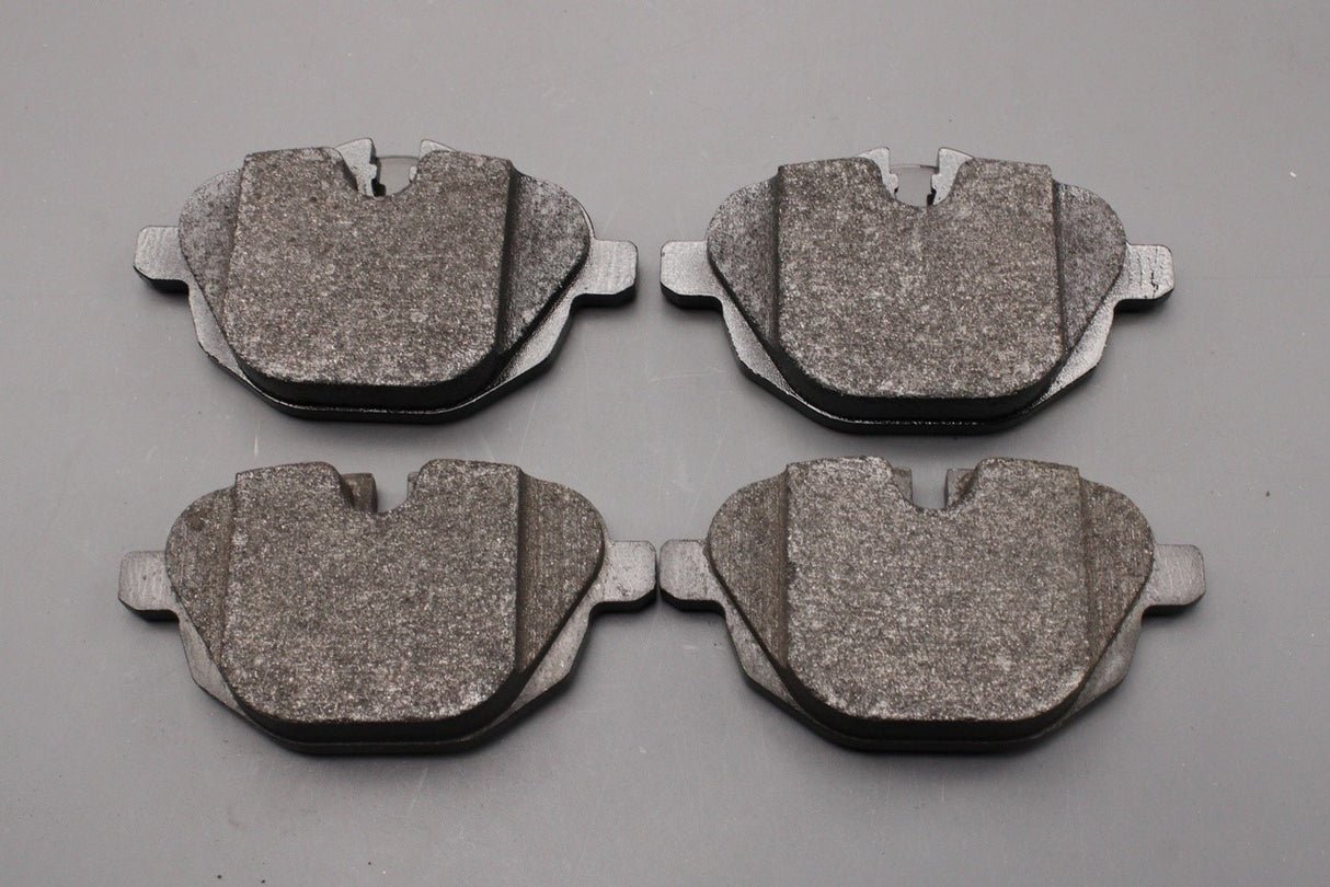 BMW i8 2013-2020 Z4 E89 X3 F25 X4 F26 brake pads kit (rear) 34216796741