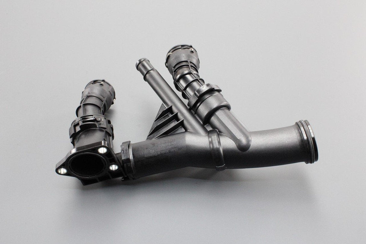 VW Audi Q3 Skoda SEAT 1.6 2.0 TDI coolant regulator housing 04L121026AH