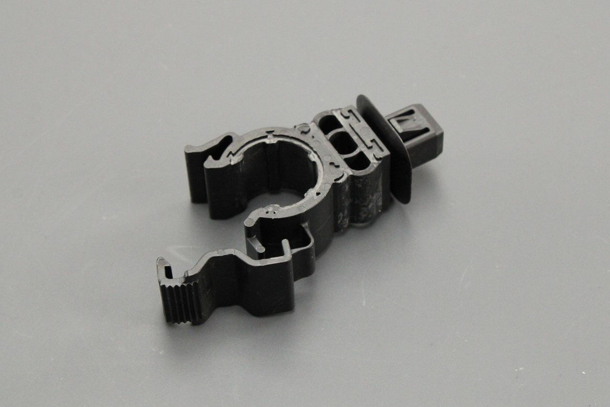 VW Up! Skoda Citigo SEAT Mii 12-on air conditioning line clip 1S0820055