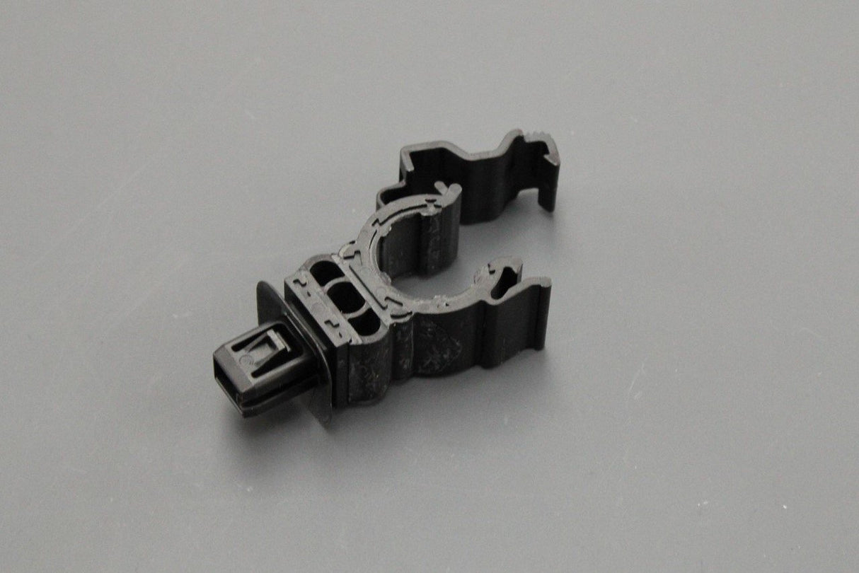 VW Up! Skoda Citigo SEAT Mii 12-on air conditioning line clip 1S0820055