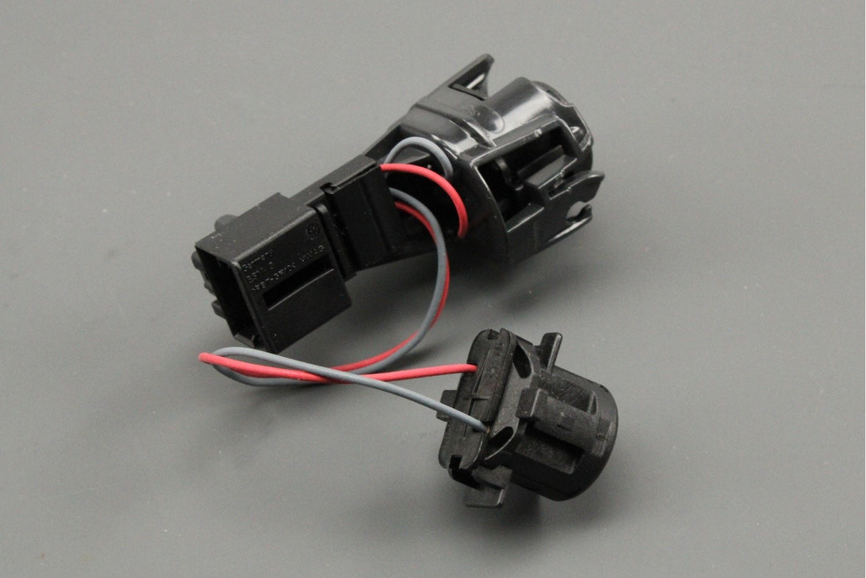 VW Golf MK7 13-16 outer rear light bulb holder socket (right) 5G0945258