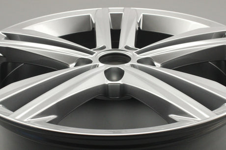 VW Golf MK7.5 R-Line 2017-20 18" sebring alloy wheel 5G0601025DC Z49