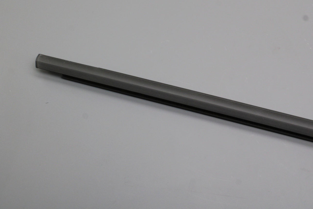 VW Golf MK7 MK7.5 front window aperture seal (right) 5G4837478D 5AP