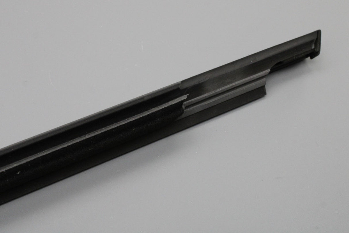 VW Golf MK7 MK7.5 front window aperture seal (right) 5G4837478D 5AP