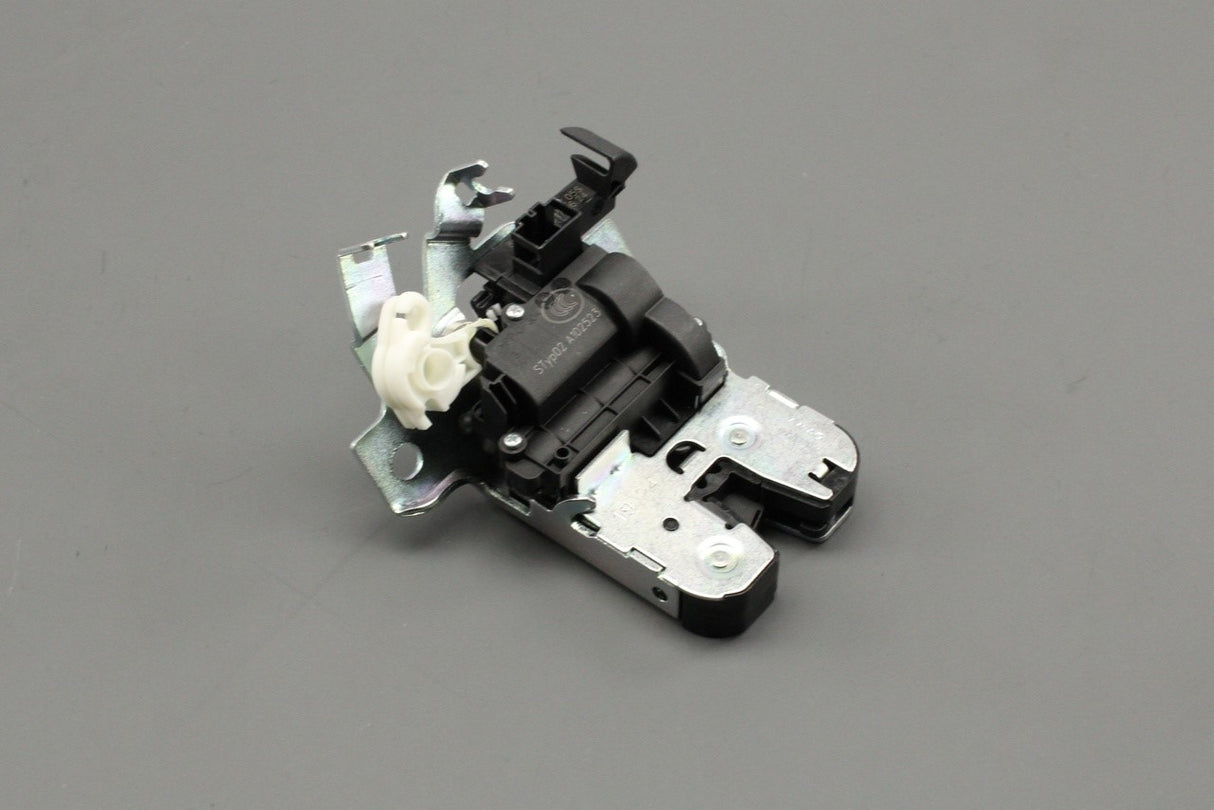 Audi A3 A4 S4 RS4 Avant e-tron Q2 Q3 Q5 boot lid lock 8W9827505C