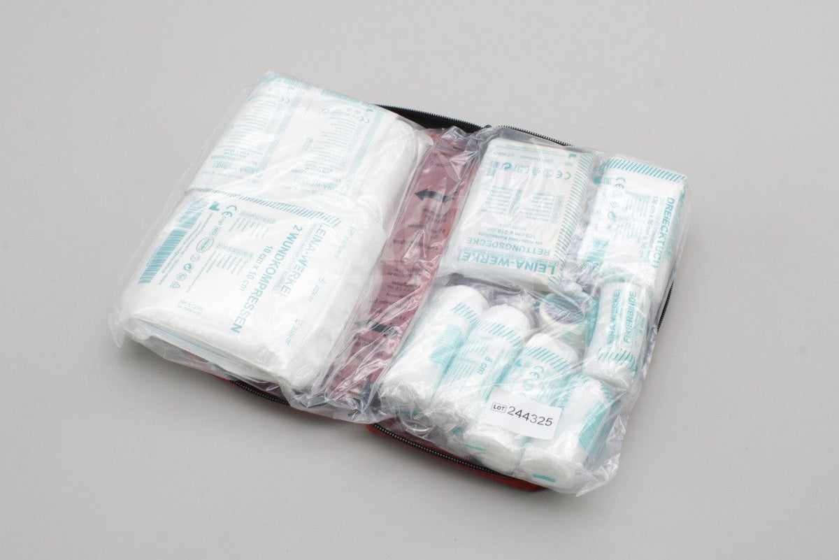 Audi TT TTS TTRS 1999-on universal first aid kit 4L0093108D