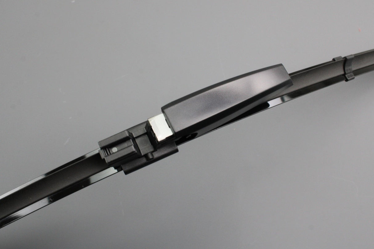 Audi A4 S4 RS4 Cabriolet 03-09 wiper blade (front left) 8H2955425B