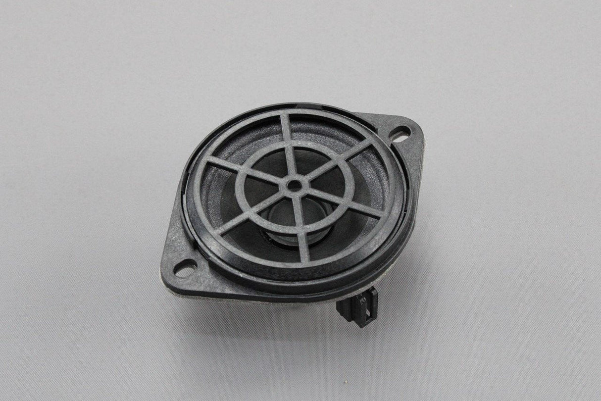 Audi A4 S4 RS4 A5 S5 Q5 2008-17 Front centre dashboard speaker 8R0035397