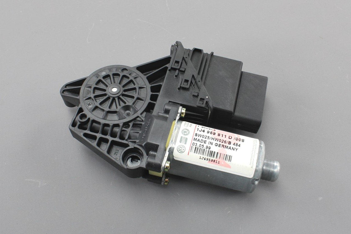 VW Passat B5 1997-2000 window regulator motor (rear left) 1J4959811D 008